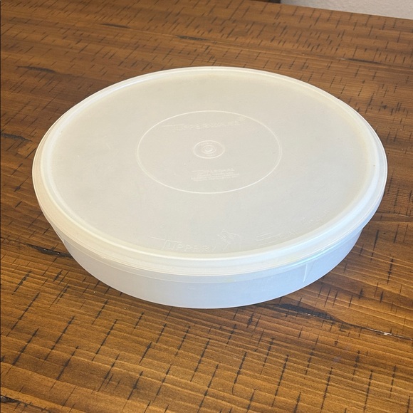 Tupperware Other - Vgt Tupperware White Round Storage Container for pies, etc.